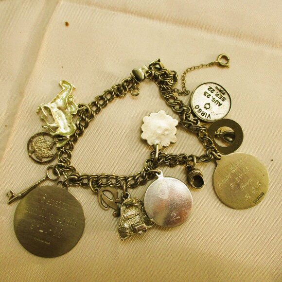 Vintage STERLING SILVER Charm Bracelet: 12 Figural 925 Charms on Curb Chain - Picture 13 of 16